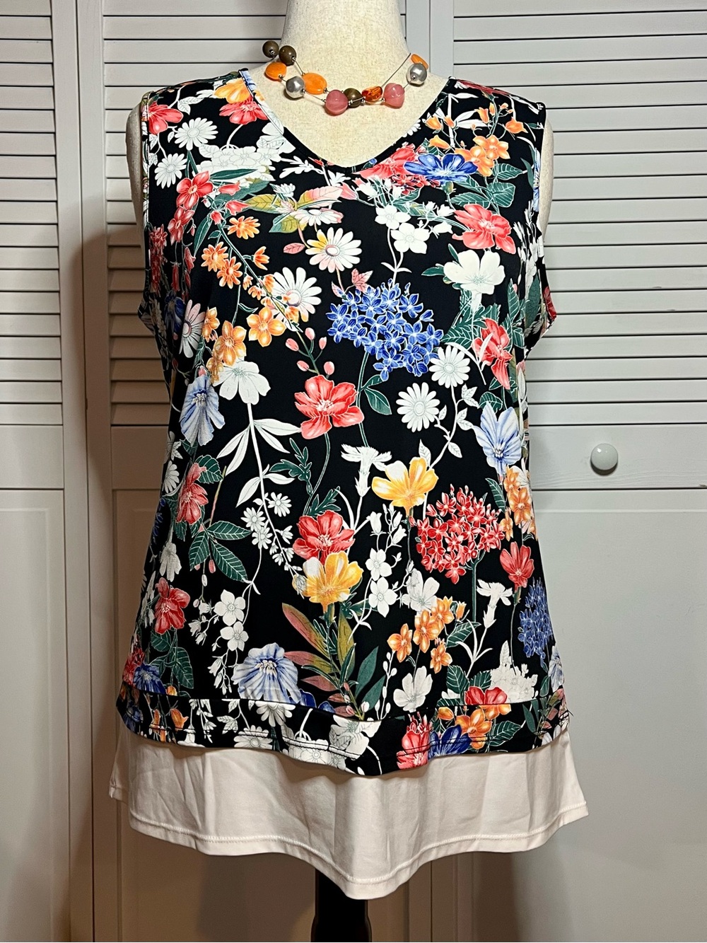 Nina Leonard Black Floral V-Neck Sleeveless Tank with Multicolor Blooms
